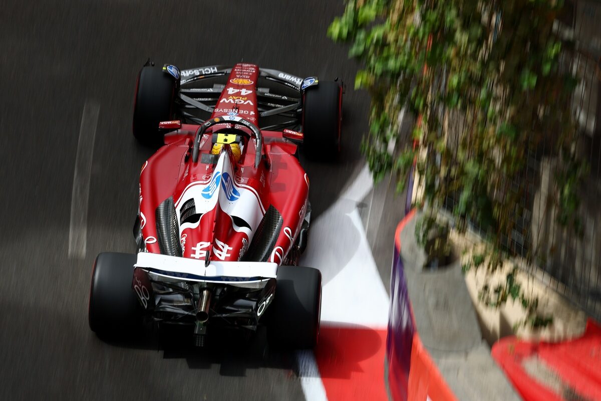 Hamilton explica el error de estrategia para su eliminación en la Q2 de Bakú