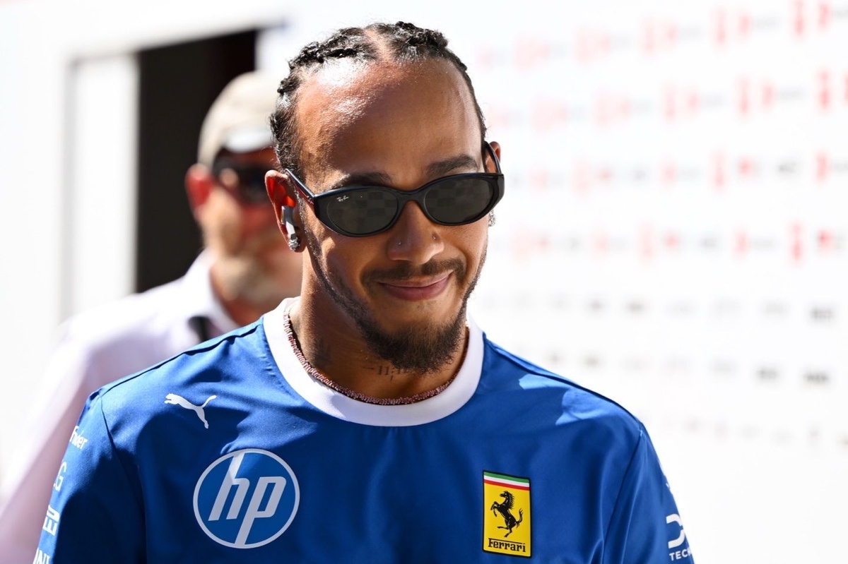 Hamilton se desprende de su colección de autos y revela su nueva pasión