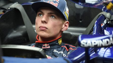 La aventura de Verstappen en Nordschleife evoca su histórico debut en la F1 en Suzuka