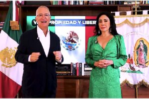 Salinas da su propio Grito de Independencia, con estandarte incluido: “vida, propiedad y libertad”