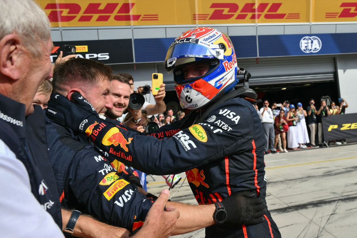 Verstappen se quedará en Red Bull a menos que haya problemas en 2026, según Coulthard