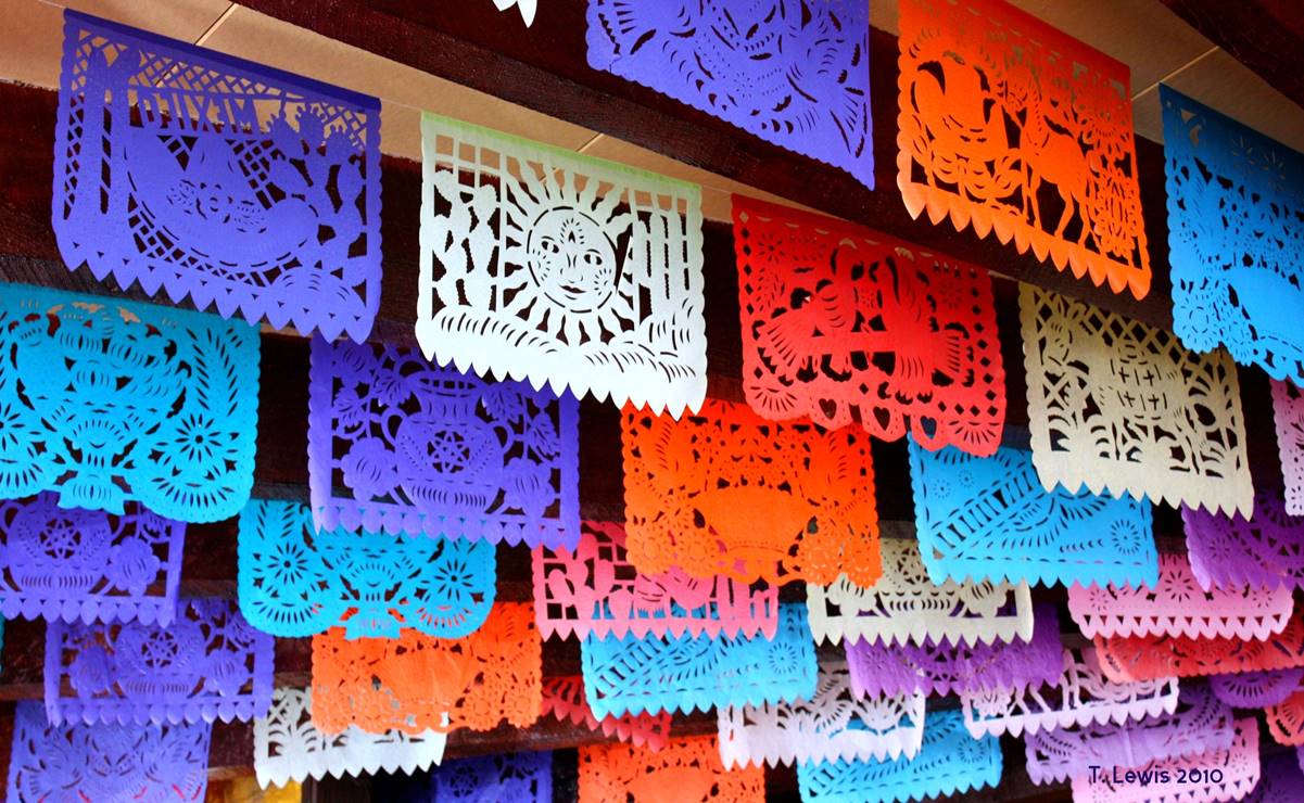 Día de Muertos 2025: Descubre el significado de los colores del papel picado en la ofrenda