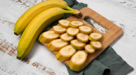 El truco que ayuda a mantener los plátanos intactos: así pueden preservarse sin cáscara