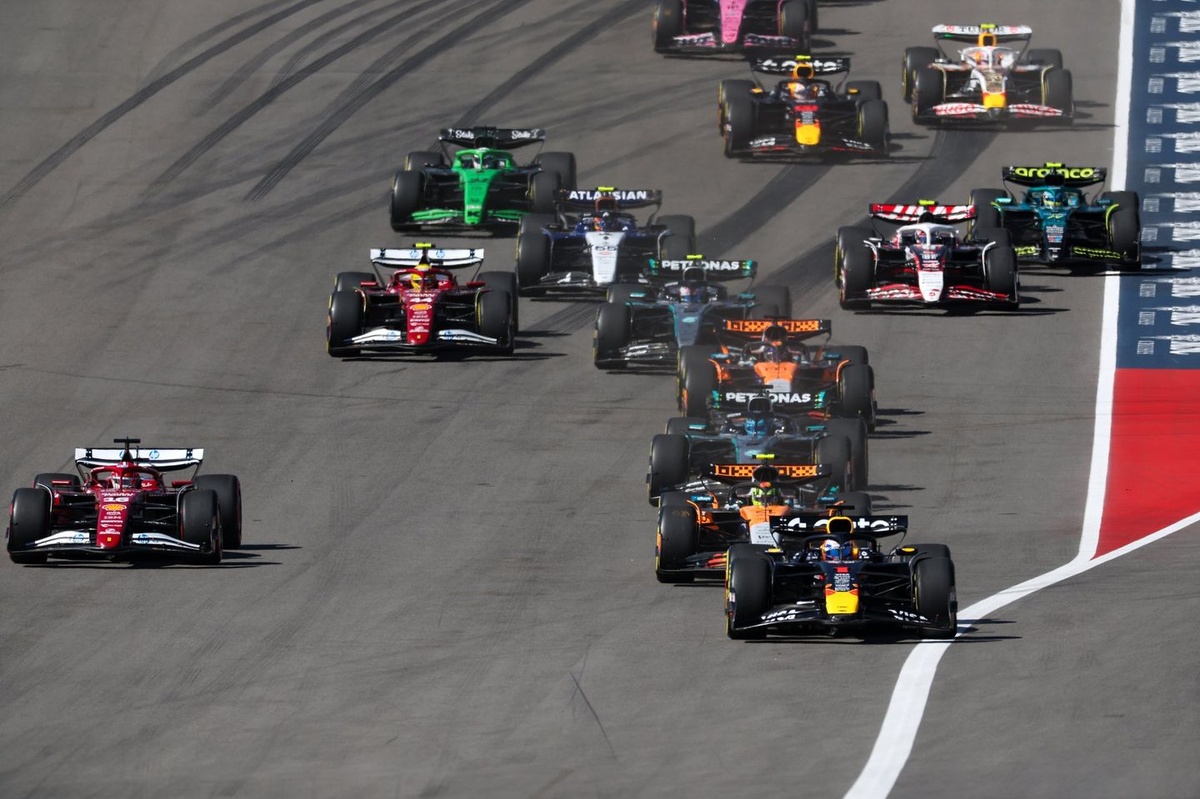 Russell critica el actual estado de la F1: “Es una carrera hasta la curva 1”